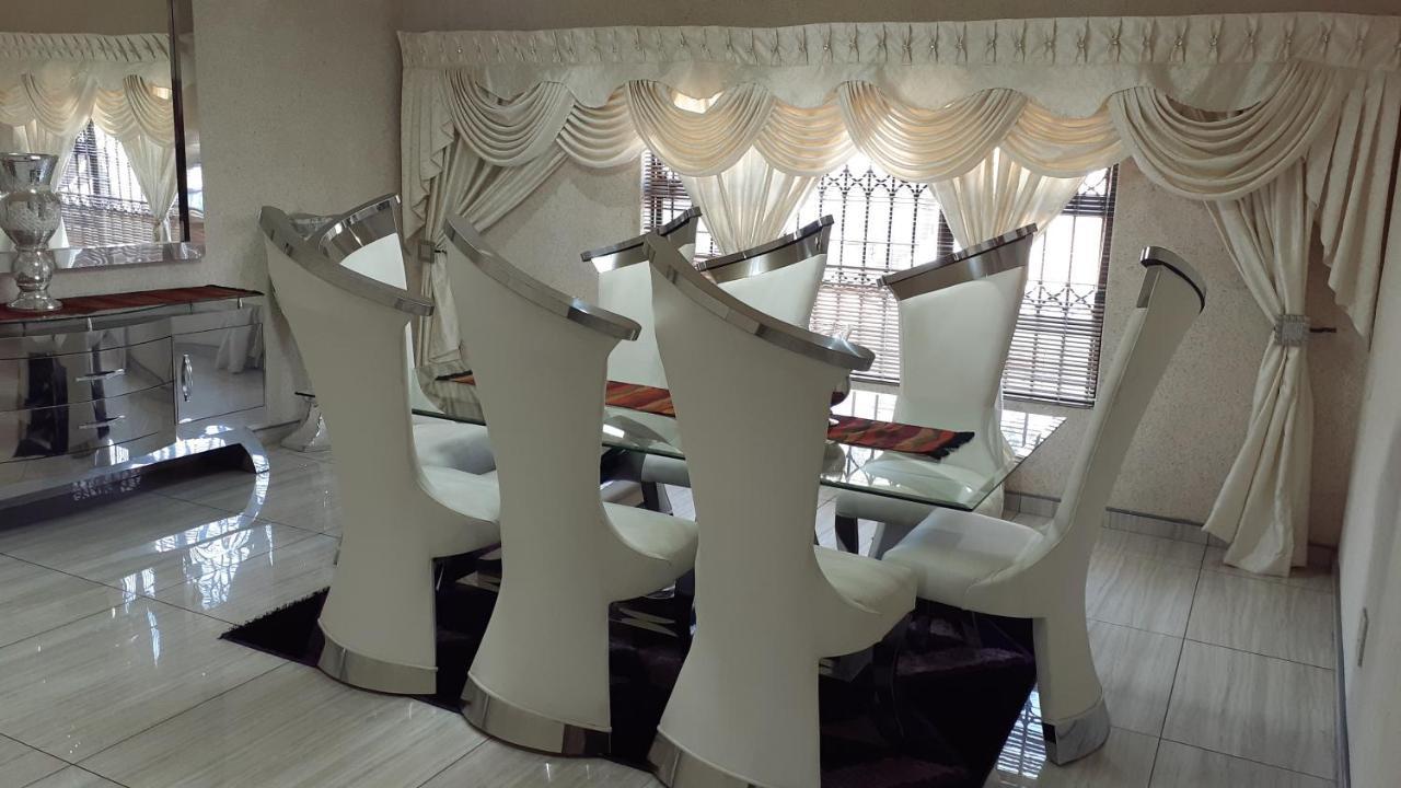Angelocean Guest House Уитбанк Екстериор снимка