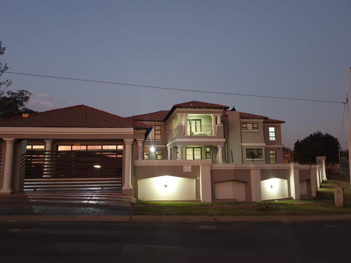 Angelocean Guest House Уитбанк Екстериор снимка