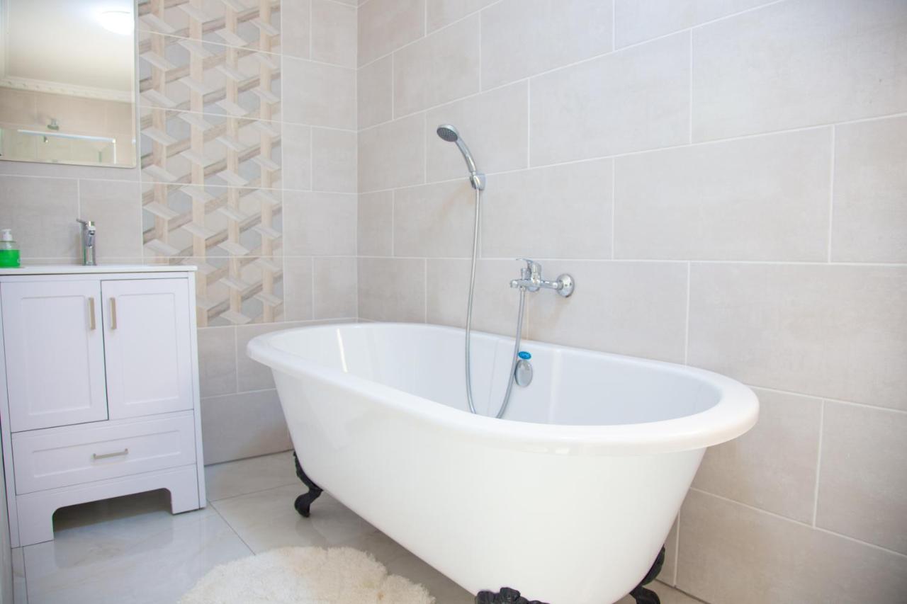 Angelocean Guest House Уитбанк Екстериор снимка