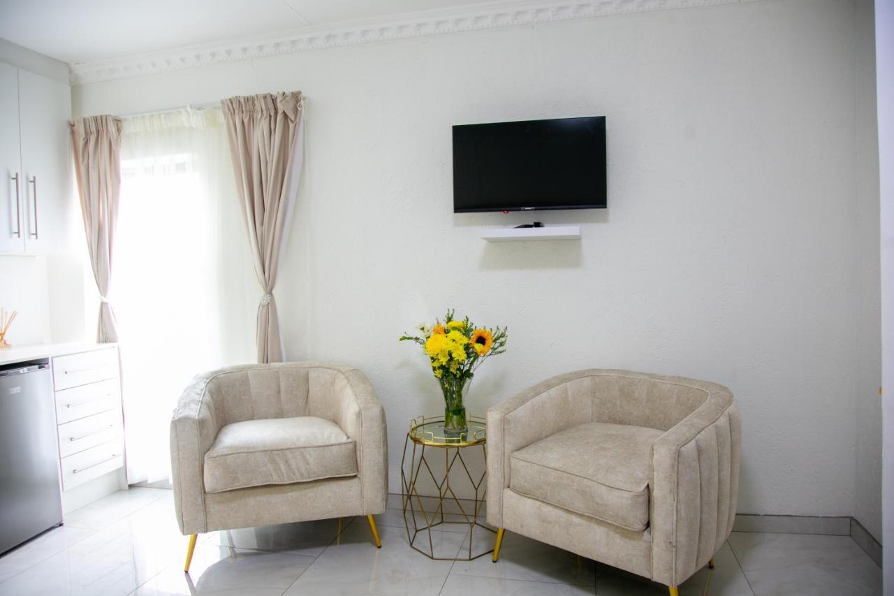 Angelocean Guest House Уитбанк Екстериор снимка
